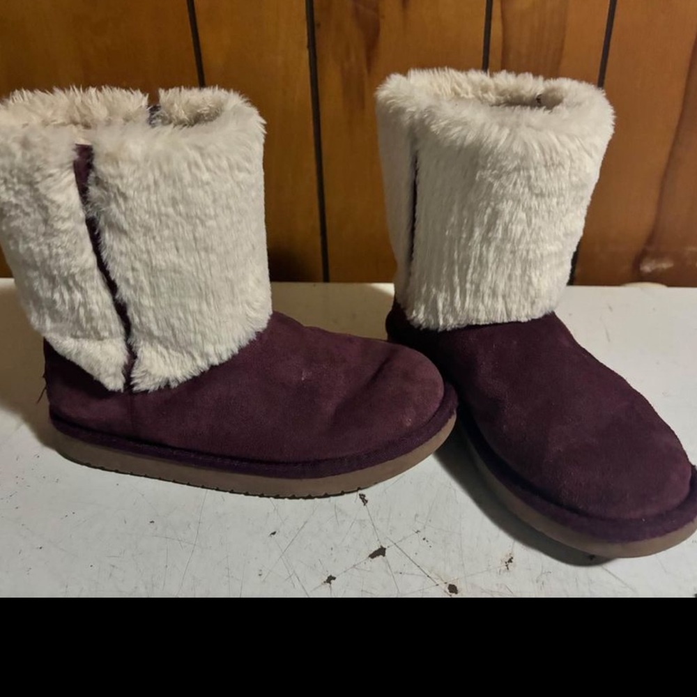 Koolaburra by UGG girls boots Size 3